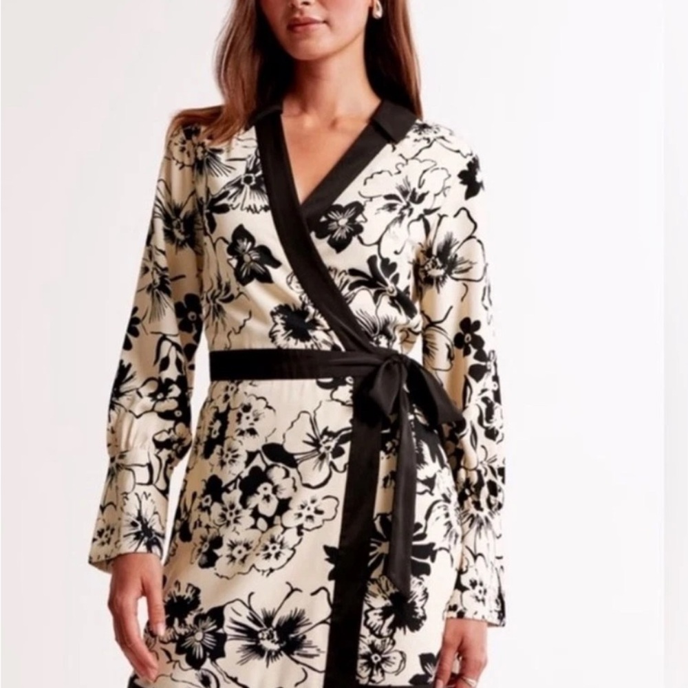 Abercrombie & Fitch Black and Cream Floral Dress New